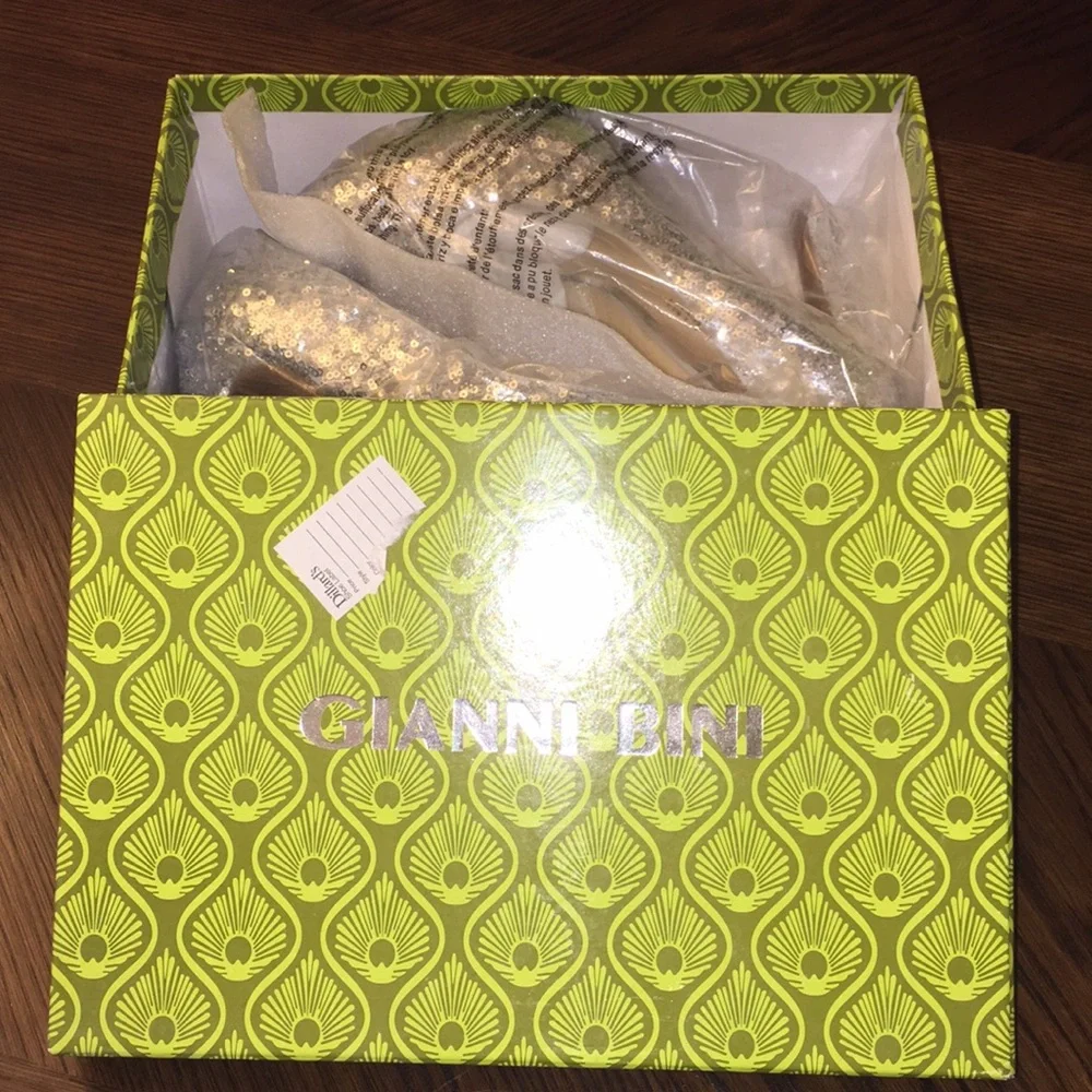 Trending, glam- high heels- Gianni Bini; Silver Heels; 8.5